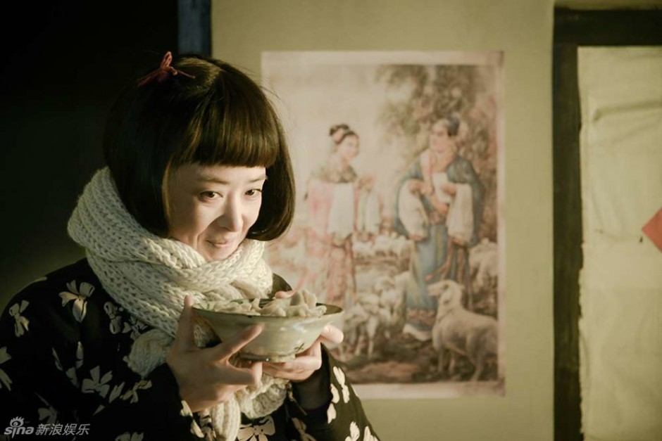 蒋欣饰农妇造型甜美笑容自拍