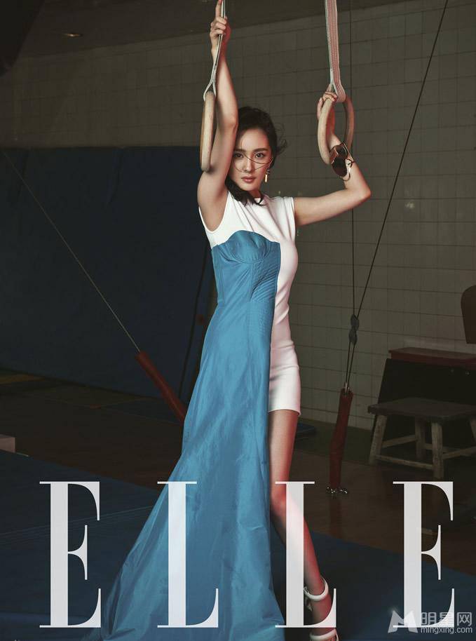 杨幂诠释另类性感迷人写真