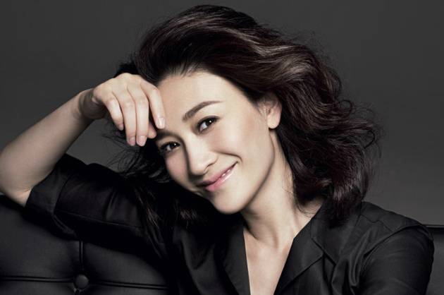 气质女神李小冉优雅长发尽显女性魅力