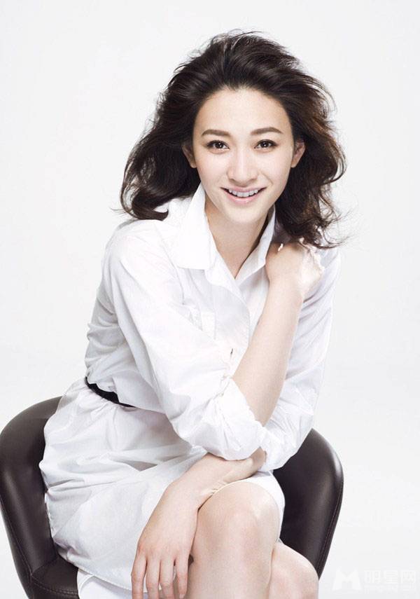 准妈妈李小冉优雅知性长发飘飘