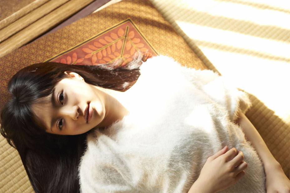 大眼萌妹逢泽莉娜甜美日本街拍