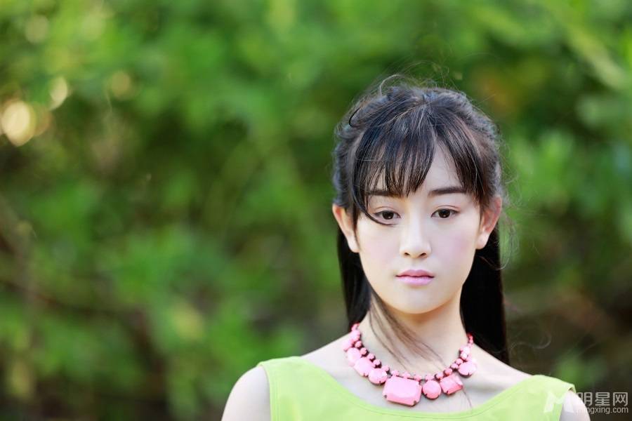 内地人气女星张檬夏日甜美写真