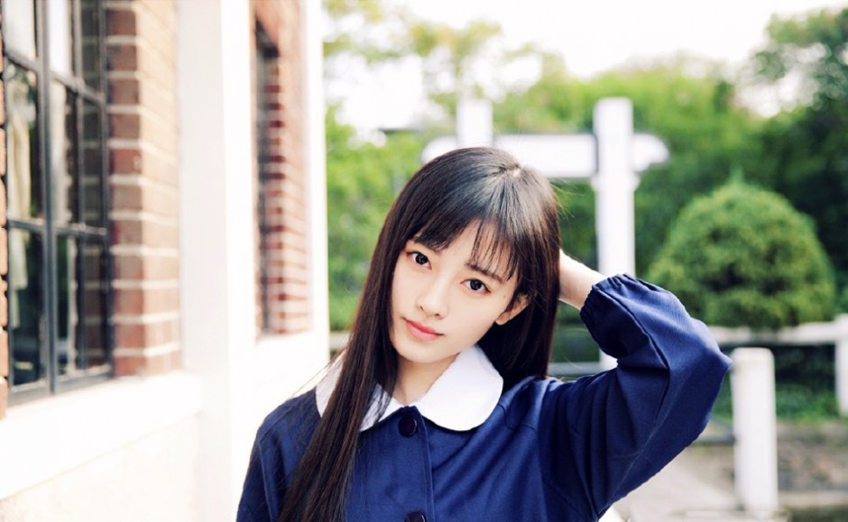 鞠婧�校园青春甜美写真