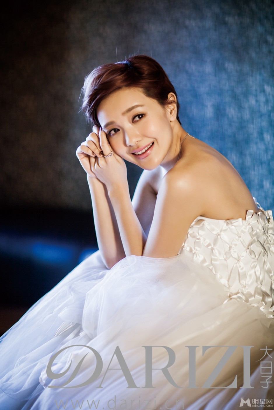 郭采洁粉嫩唯美婚纱拍摄
