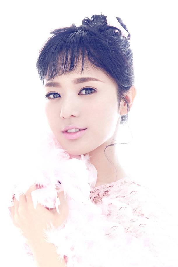 苍井空甜美清新初春造型