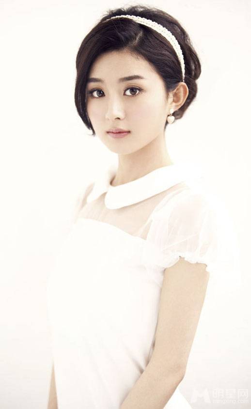 内地女演员赵丽颖楚楚动人写真照