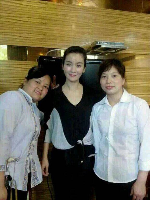 李晟素颜甜美生活照分享