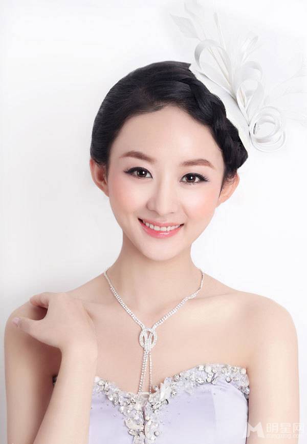 女明星赵丽颖尽显优雅轻熟女风写真