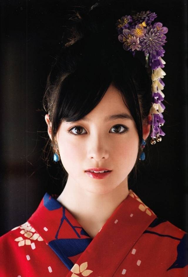 日本美女明星桥本环奈和服清纯唯美写真