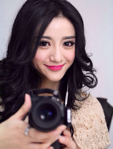 气质美女陈一娜时尚唯美写真