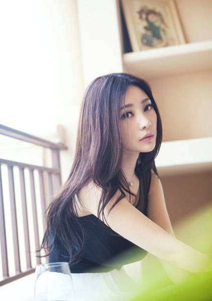 气质美女明星柳岩生活照大放送