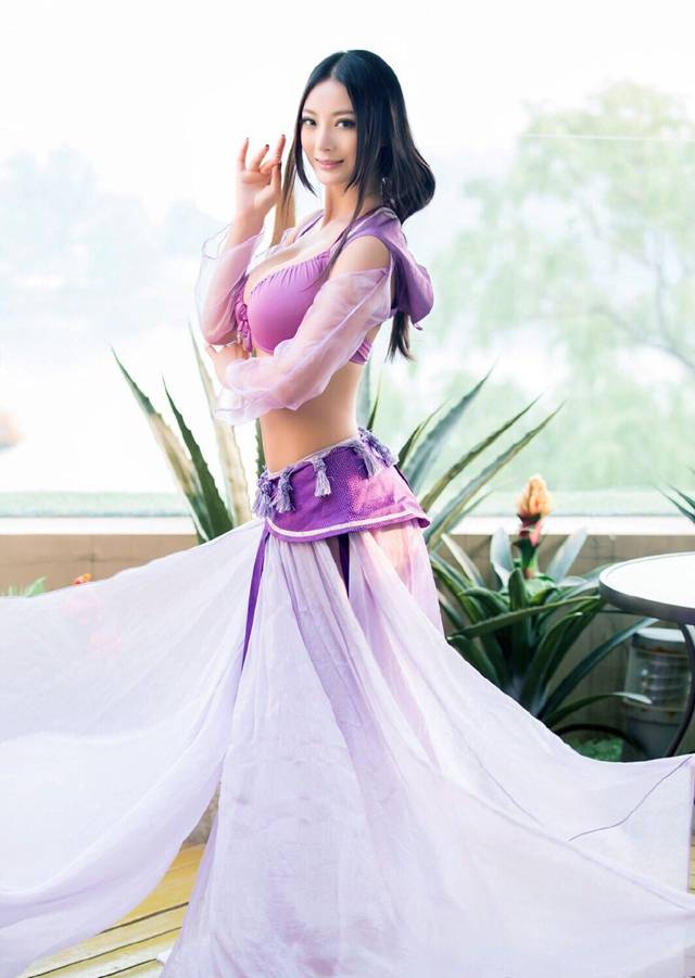 王李丹妮性感cos古装人物