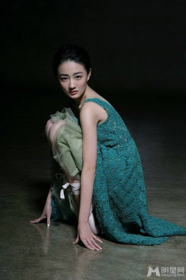 90后女星徐璐芭蕾唯美写真
