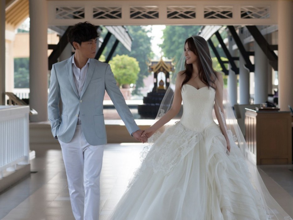 伊能静泰国普吉岛甜美创意婚纱拍摄