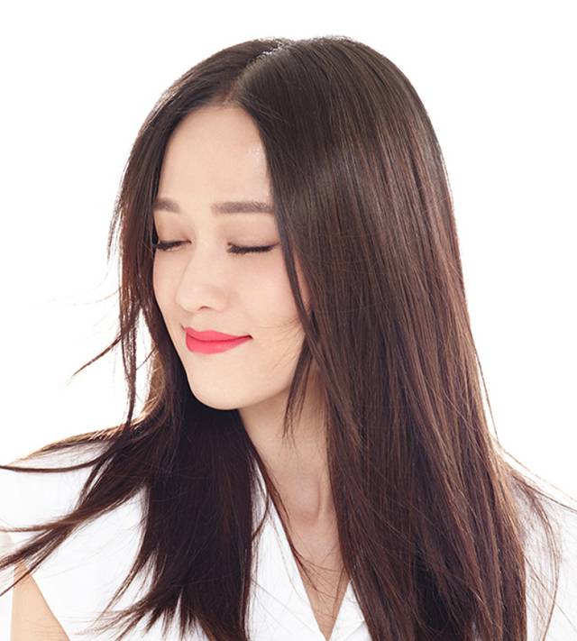 台湾女星陈乔恩女王范时尚抓拍