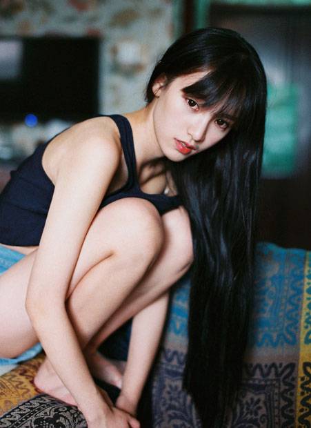清纯美女黄灿灿靓丽写真图片
