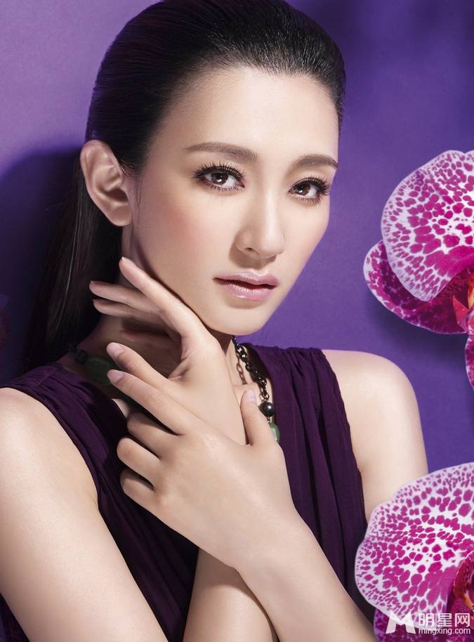 李小冉性感红唇优雅女人魅力范