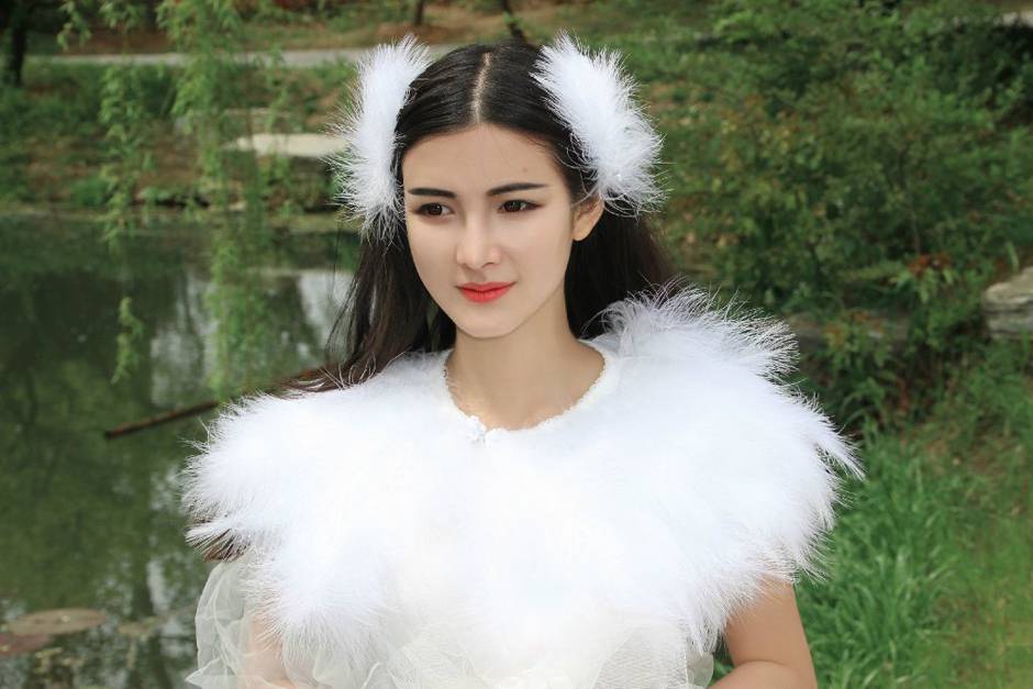 性感嫩模朱韵淇纯白婚纱浪漫写真