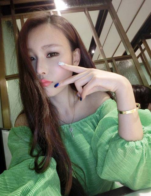 极品美女张小格生活自拍照