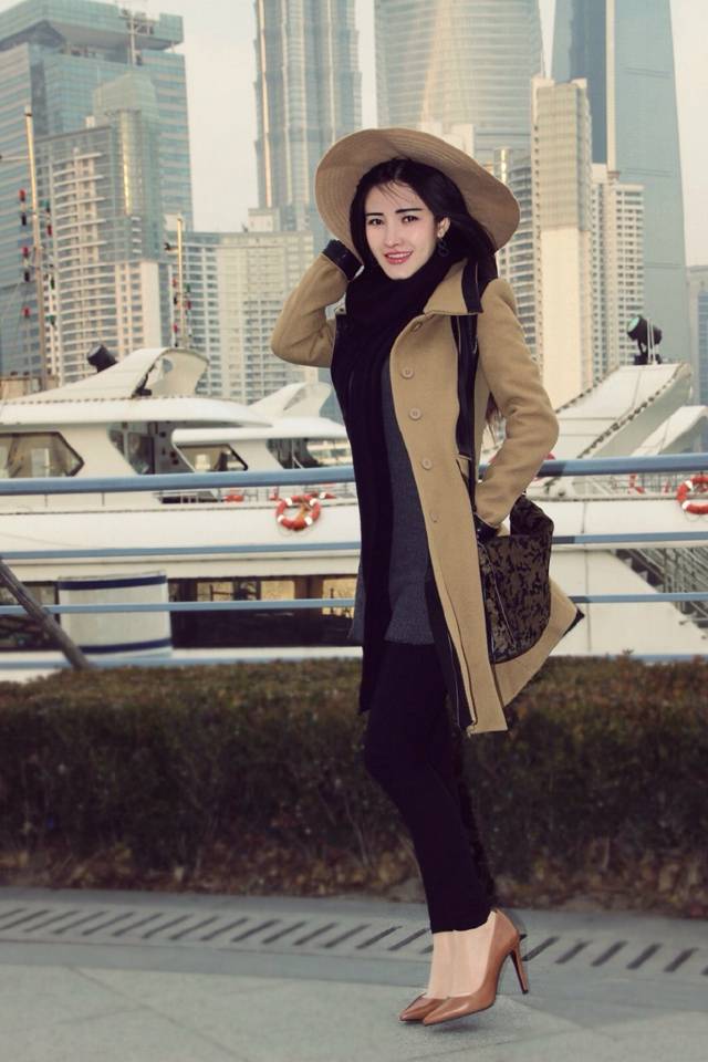最美模特朱韵淇时尚冬日街拍