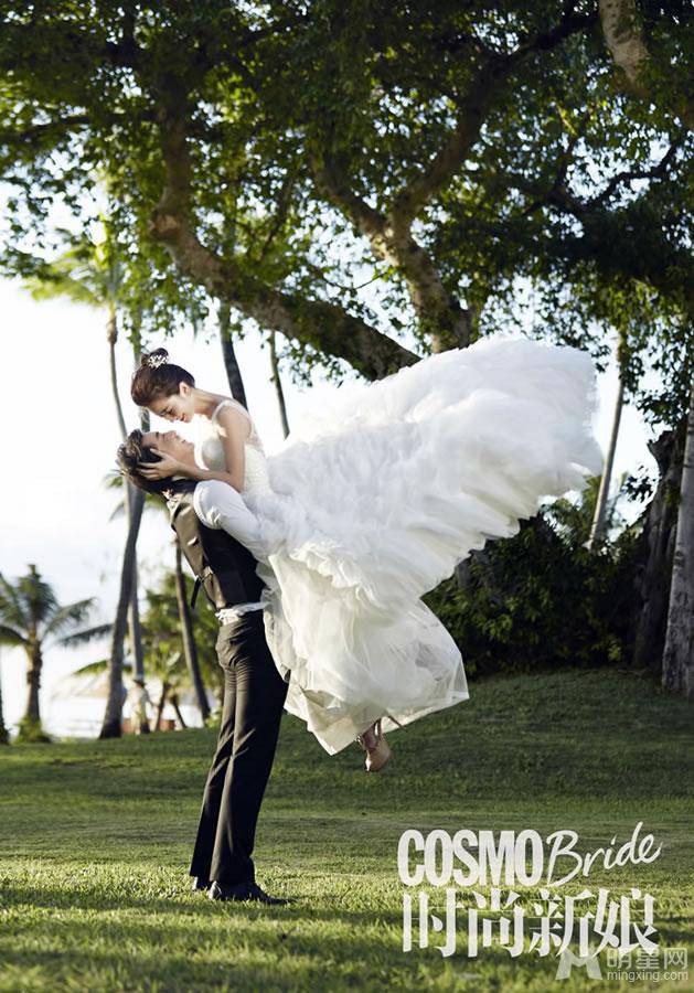 李佳航李晟浪漫婚纱深情凝望