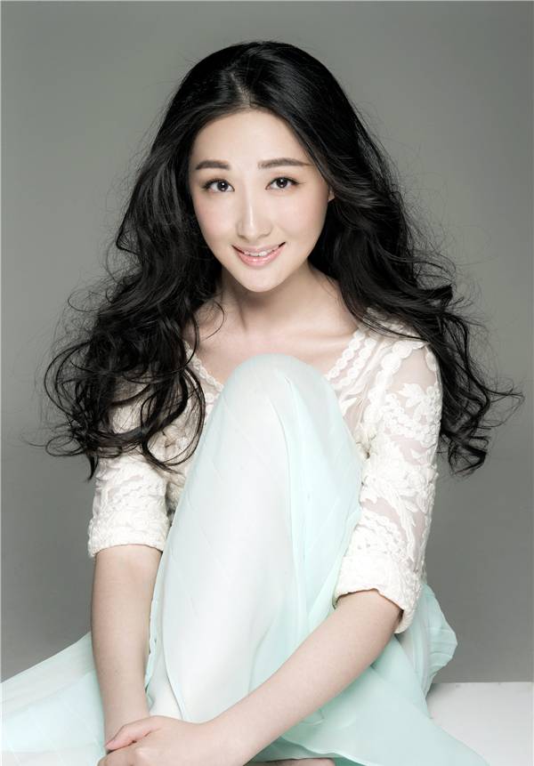 涂黎曼夏季温婉可人甜美写真