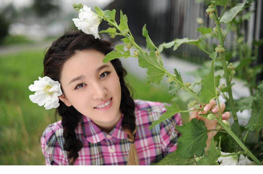 90后美女刘筱筱清新校园写真集