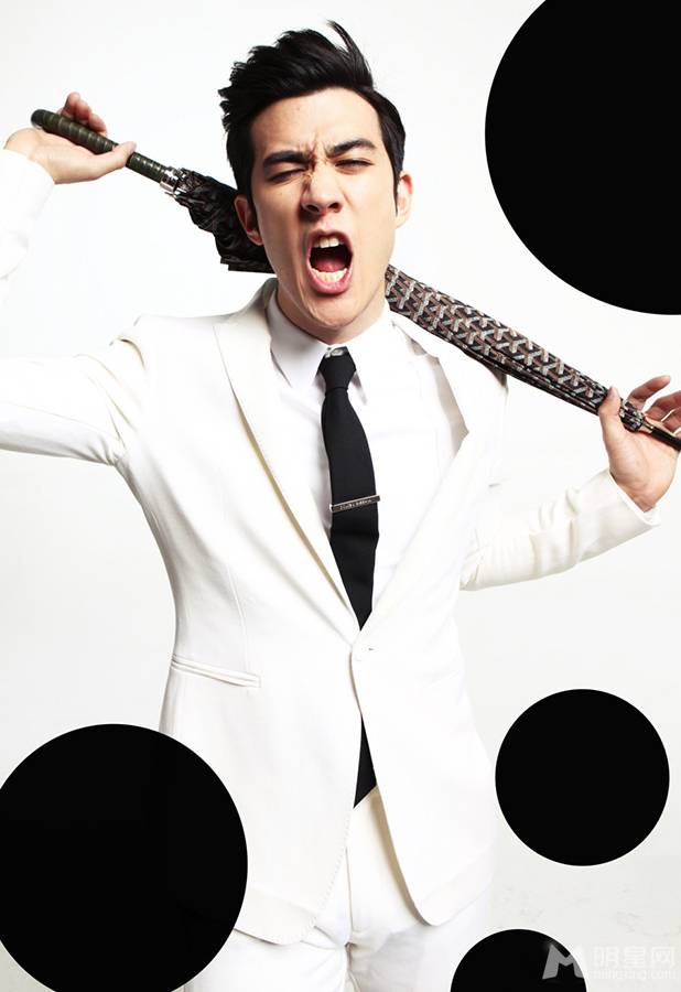 李治廷英伦雅痞时尚黑白写真