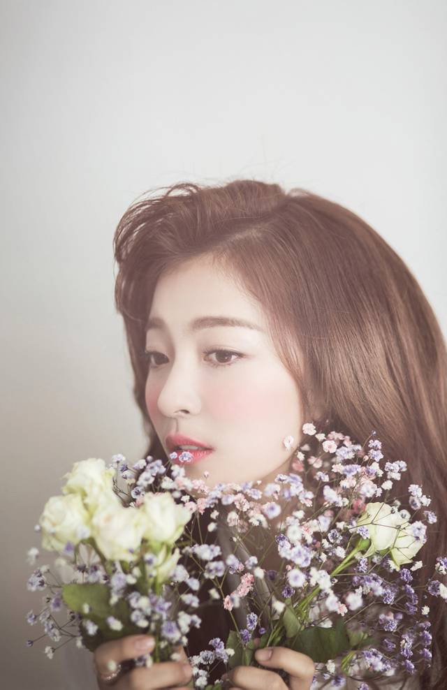 F（x）成员Luna春天素雅小清新写真