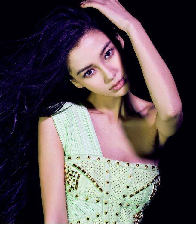 杨颖美丽优雅姿态写真