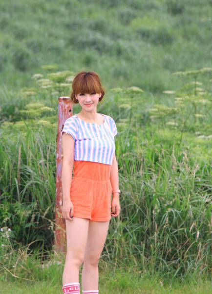 柳岩小清新甜美户外写真合集