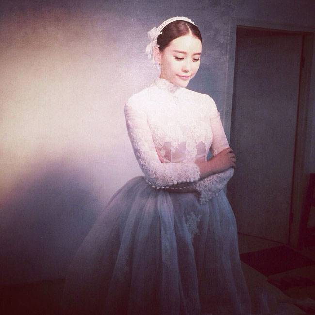 施予斐复古个性婚纱怀旧风格摄影集