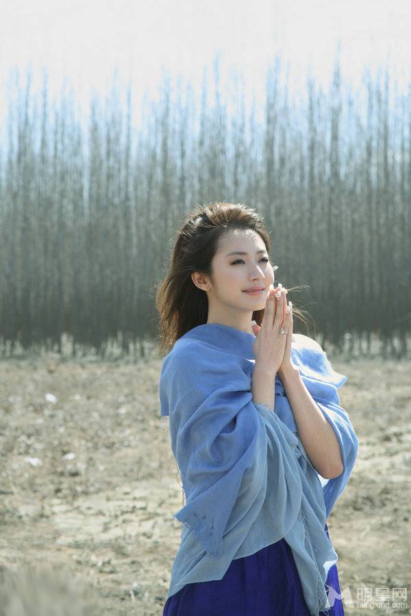 清纯美女杨斯唯美温暖初冬户外写真