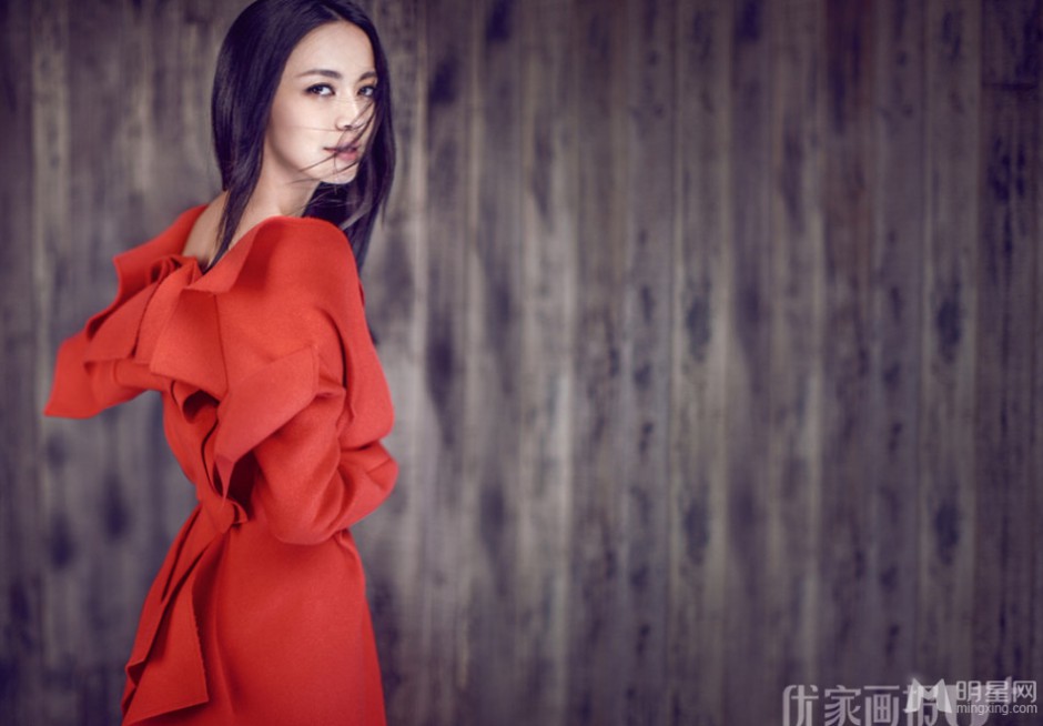 明星辣妈姚晨豹纹红裙时尚写真