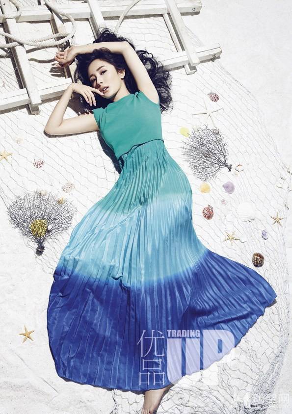 杨幂美裙尽显妩媚动人魅力组图