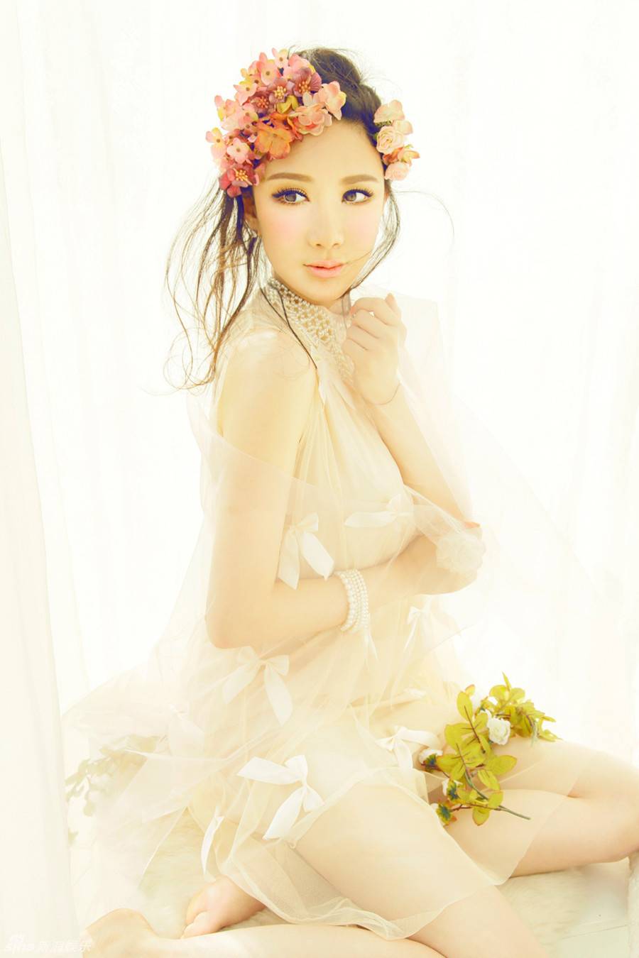 时尚美女葛思然美艳妩媚大片