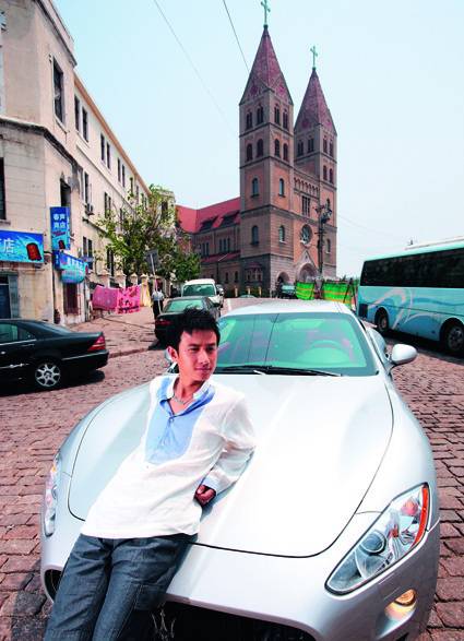 演员文章帅气写真尽显魅力一面