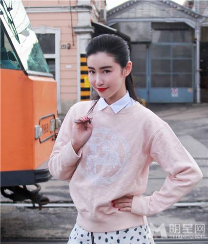 张辛苑时尚小清新街边美拍