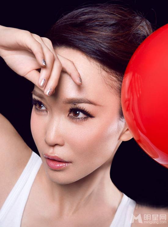 范文芳尽显高贵优雅组图