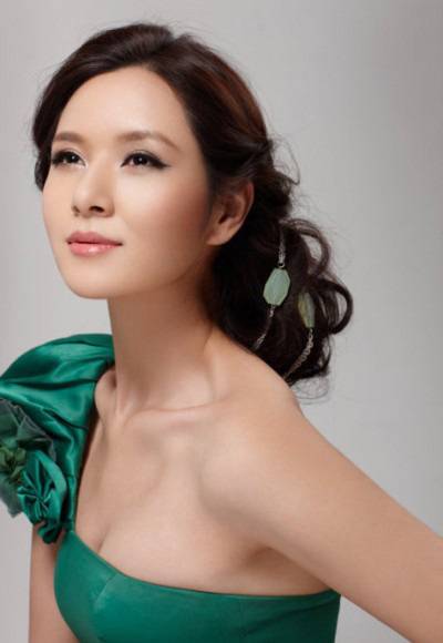 女星李亚红性感撩人大片