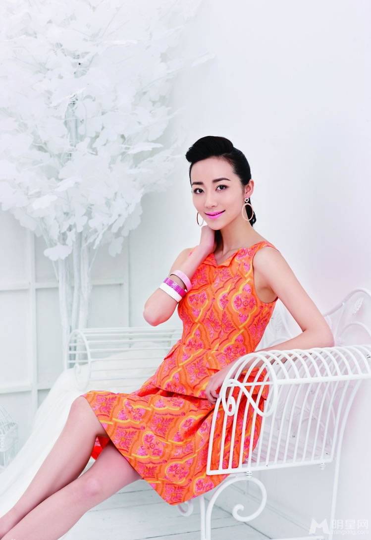 韩雪淡雅妆容尽显温婉动人组图