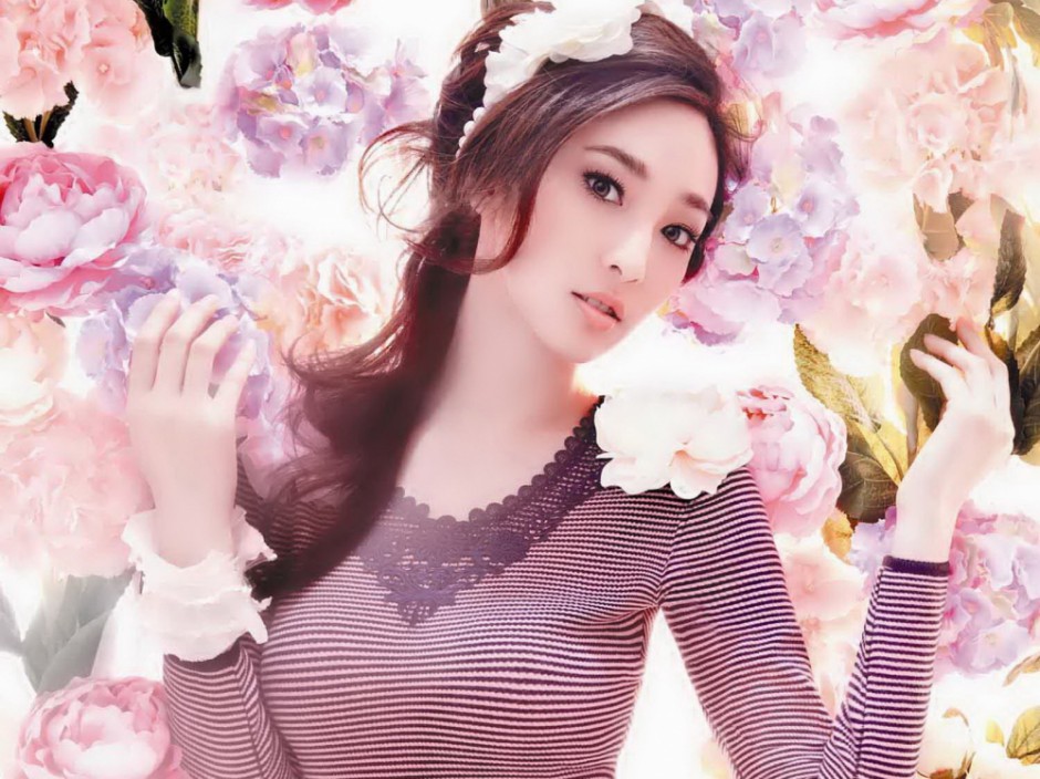 明星吴佩慈时尚写真宛如少女