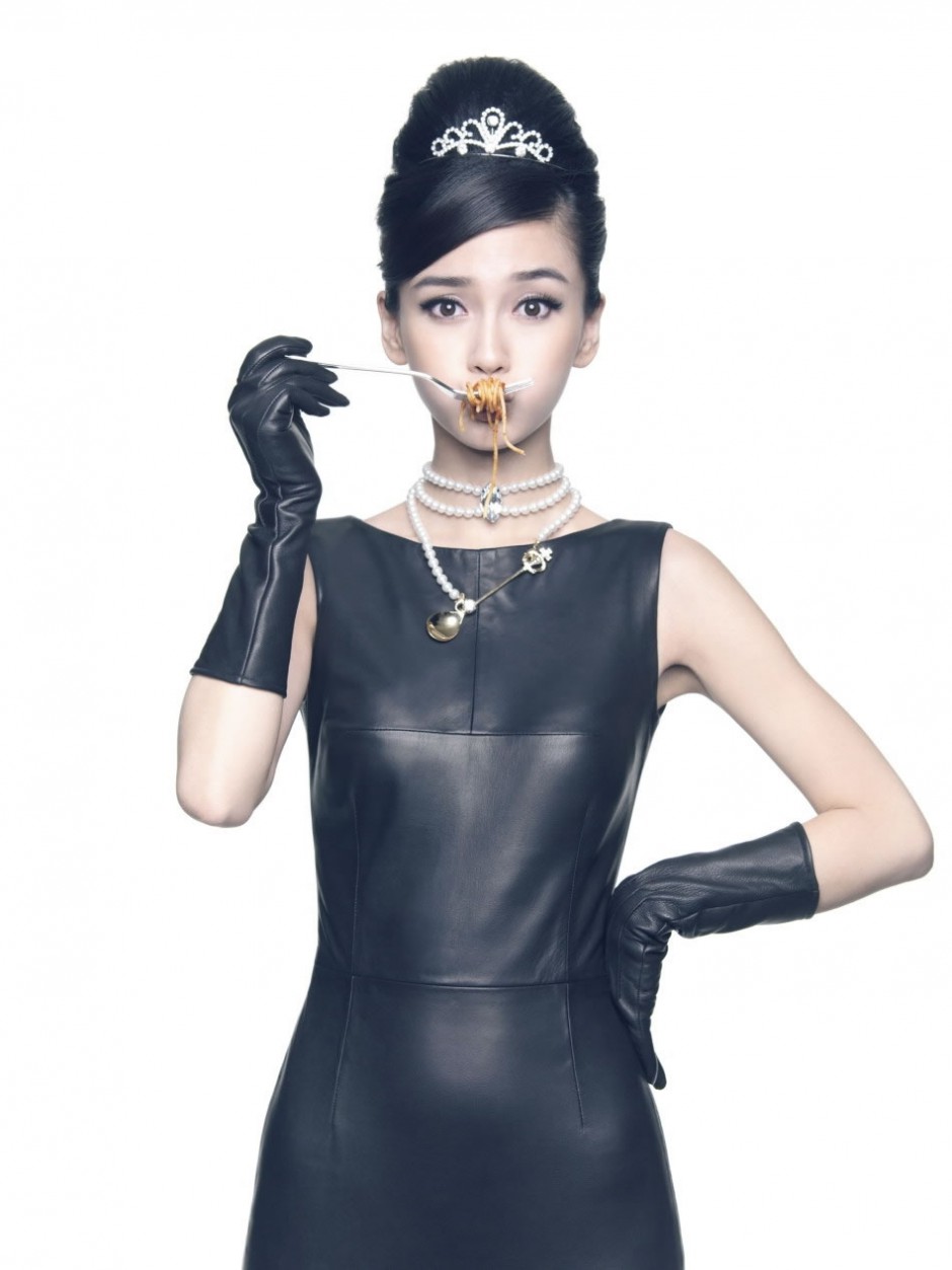 Angelababy杨颖餐厅开幕变身代言
