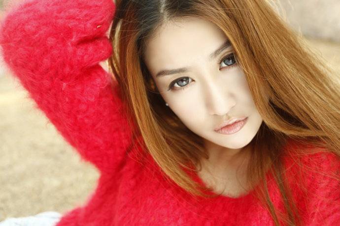 孙敬媛性感写真彰显青春魅力