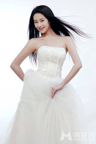 刘颖甜美惊艳动人写真