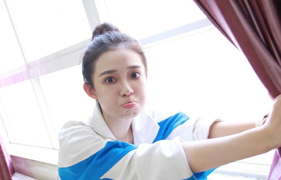 女神孙佳雨校园清纯甜美写真