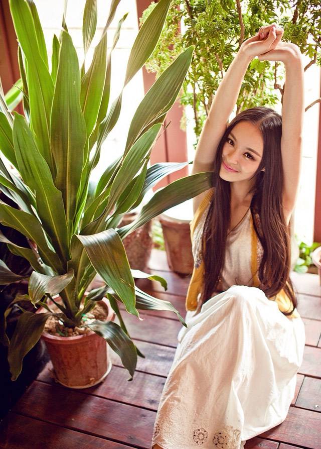 女神李莎�子甜美可人写真