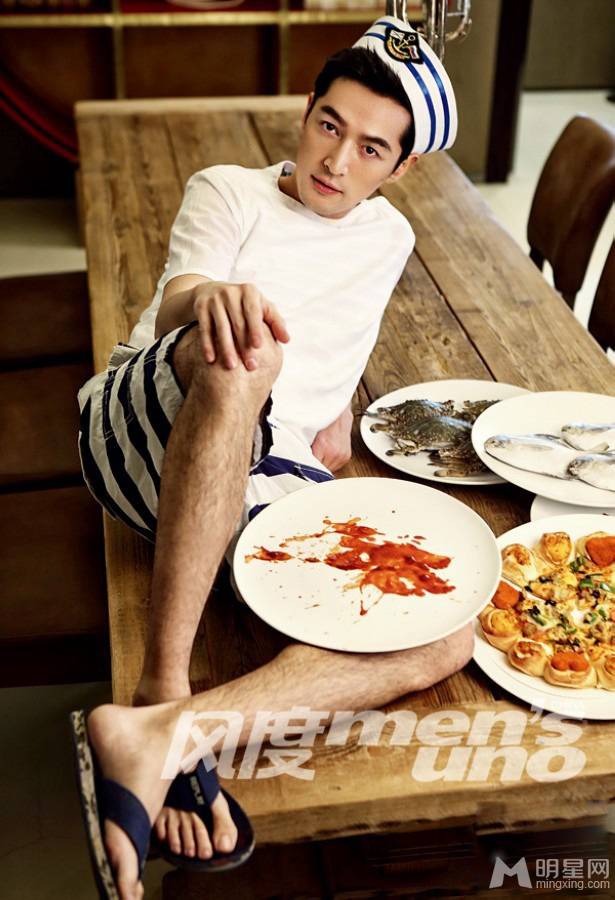 男星胡歌水手装扮彰显型男范