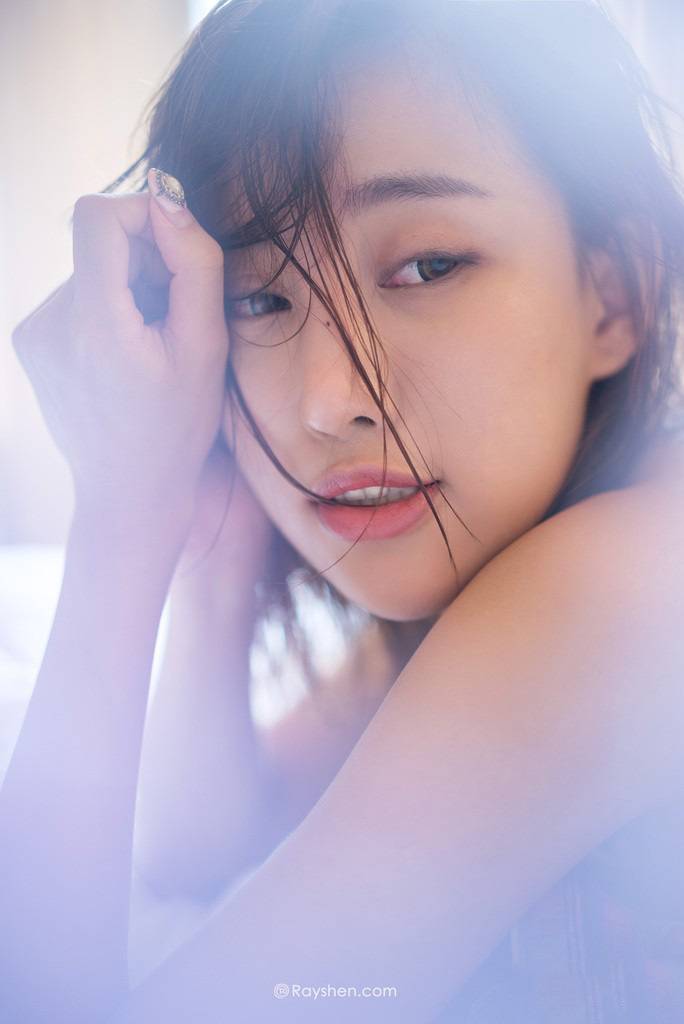 美女张露朦胧高清私房艺术照
