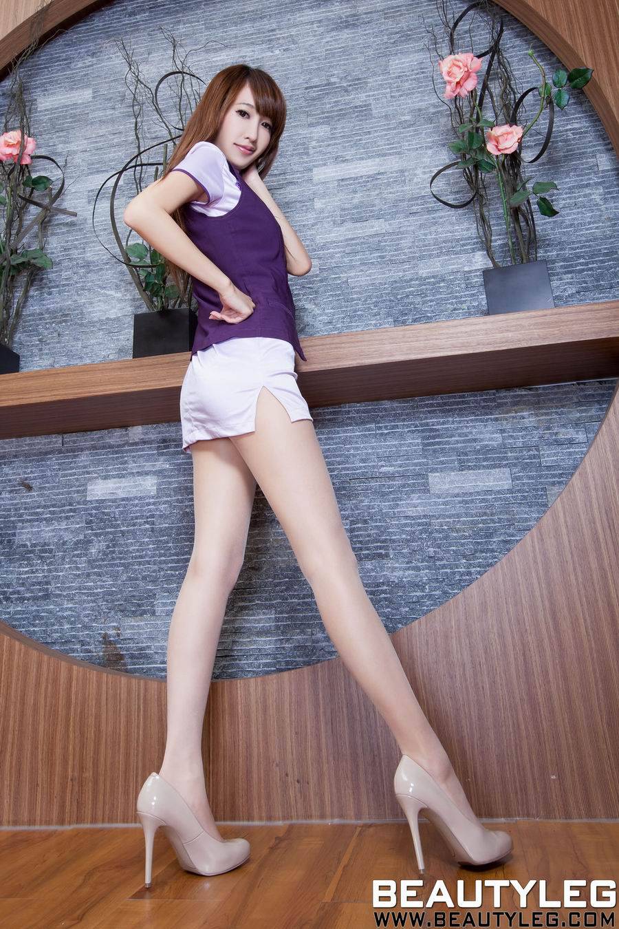 极品美女Tina旗袍迷人丝袜写真
